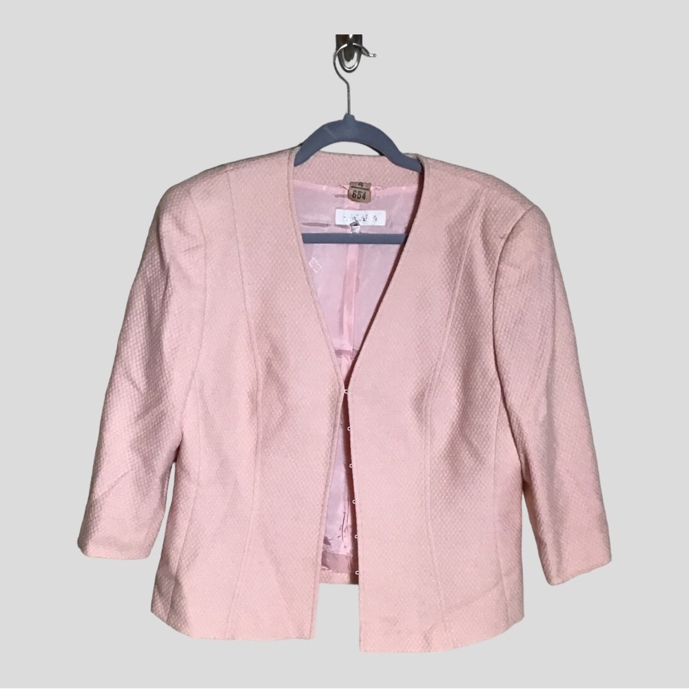 Escada  Women’s Vintage Pink 3/4 Sleeve Blazer With Hook  Closure Sz. 42/Lrg EUC